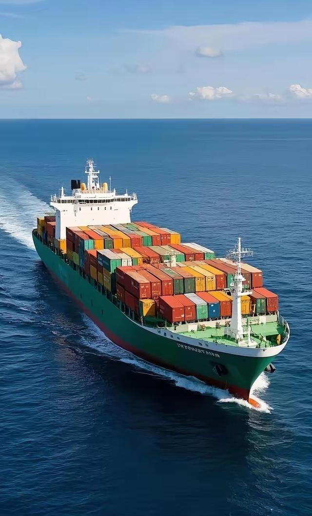 中国是动真格了，也是给台湾当局定了规矩：凡是民用货轮驶入台海区域非法运输武器等军