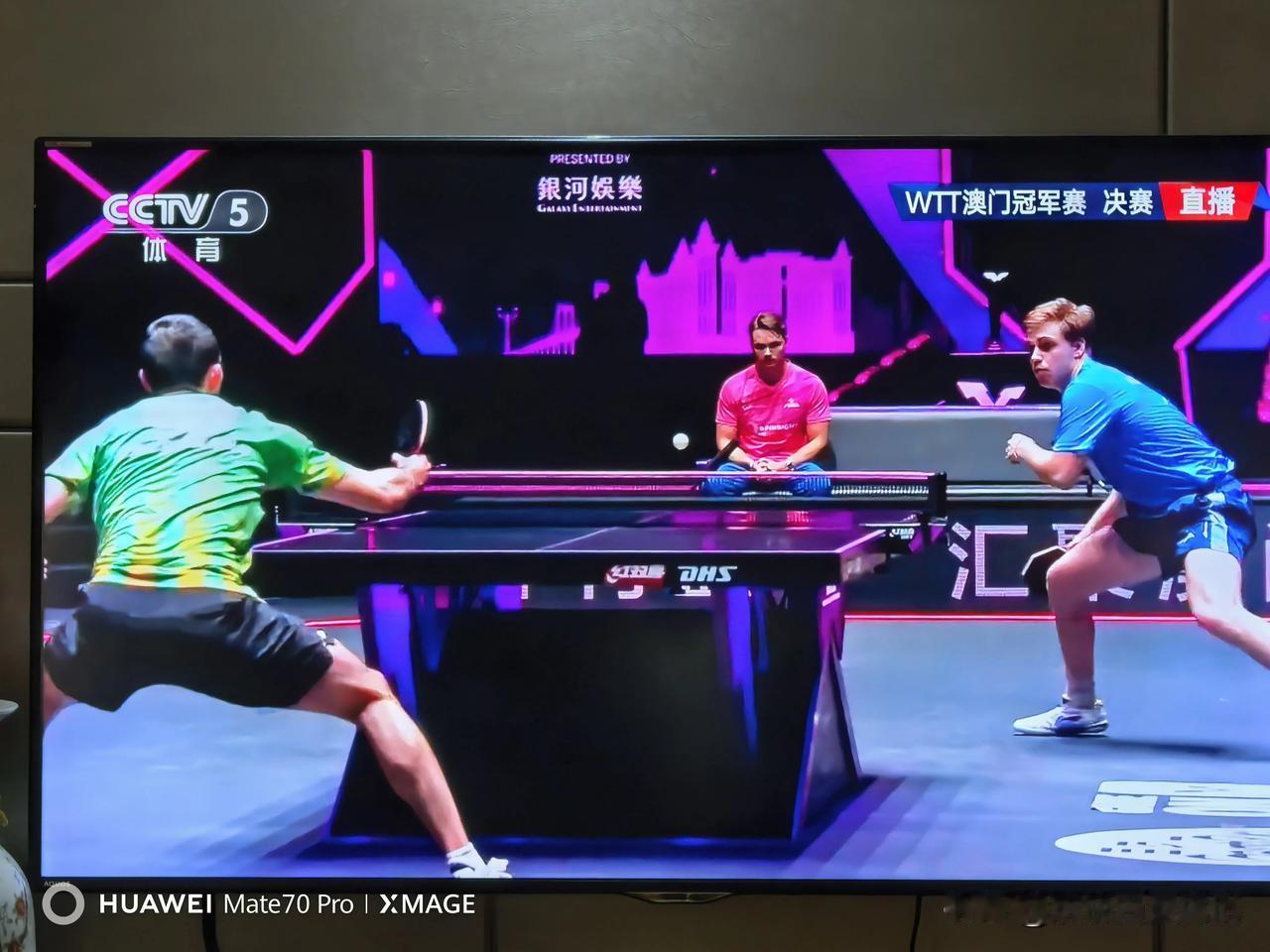央视这么说有点儿戏了。明明是练出来的绝技，怎么能说是“玩”出来的！
澳门冠军赛决