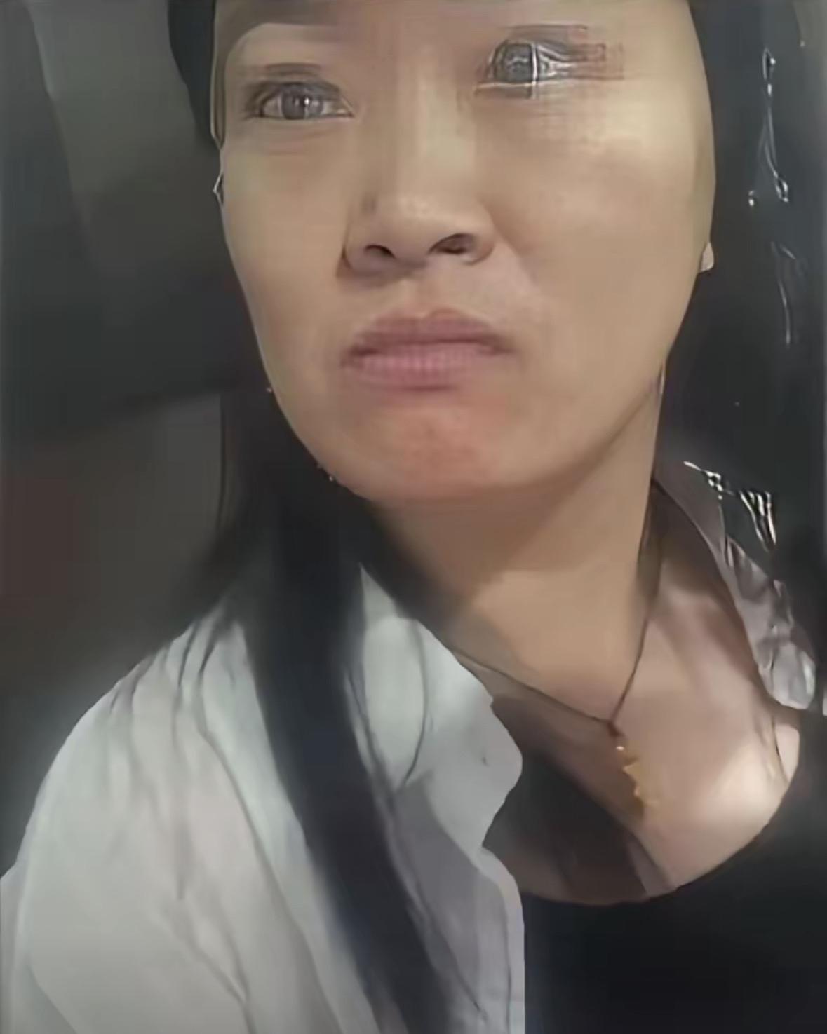 开学在即，一名石家庄化学老师因为与外卖员争吵被辞退，这下铁饭碗砸了。

老师的工