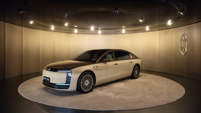 尊界S800高尔夫圈社交新名片 尊界S800再出圈！携手高尔夫名将窦泽成，演绎精