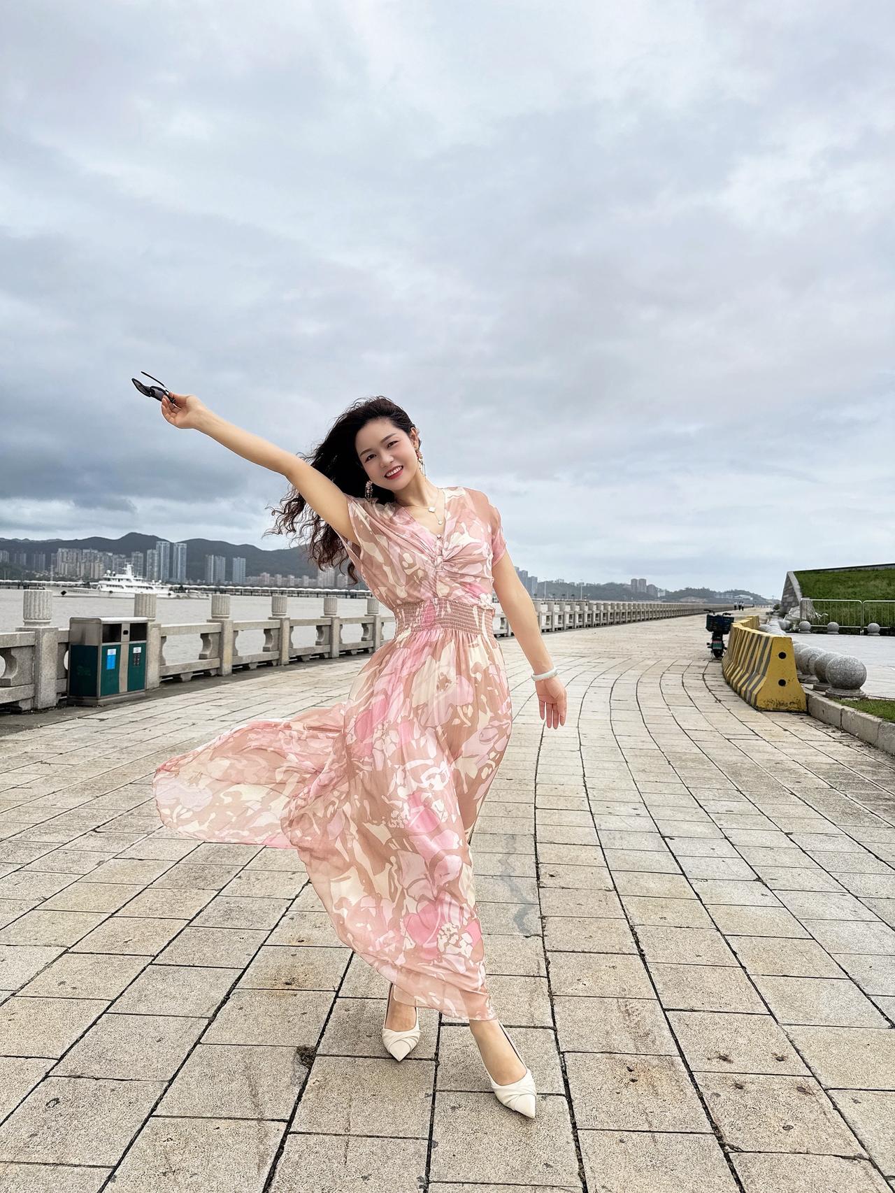 四月你好，愿每一个走在四月路上的人都能找到属于自己的美景和好事；愿每一个生命都能