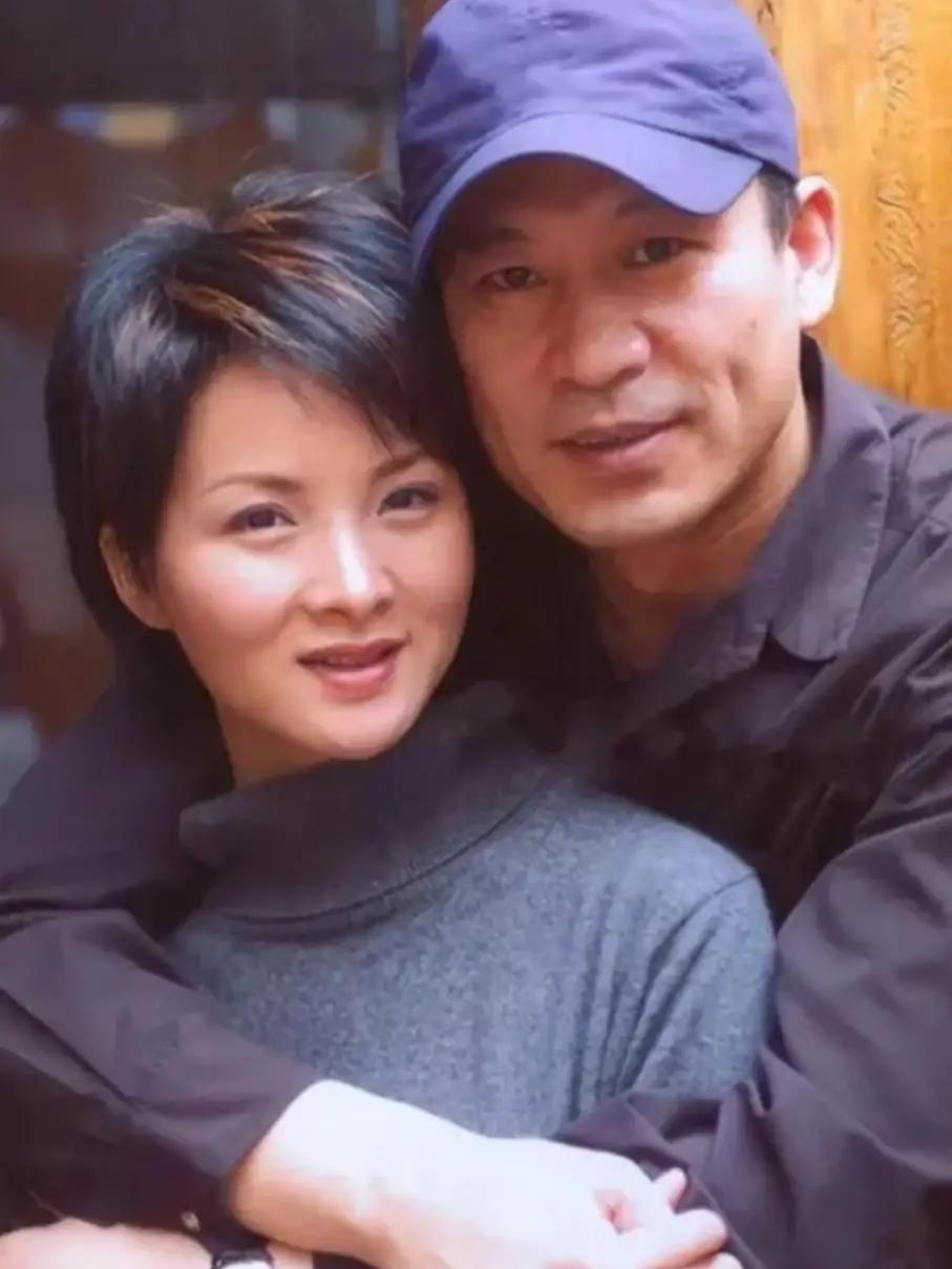 谢兰和师小红结婚时，两人说好了做丁克，没想到，师小红却后悔了，谢兰该怎么办？
