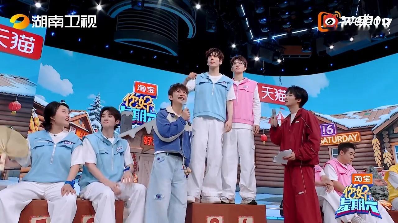 好六屯今晚最佳：范丞丞的烫嘴普通话 vs 魏哲鸣的憋笑功力。范丞丞和魏哲鸣燃起来