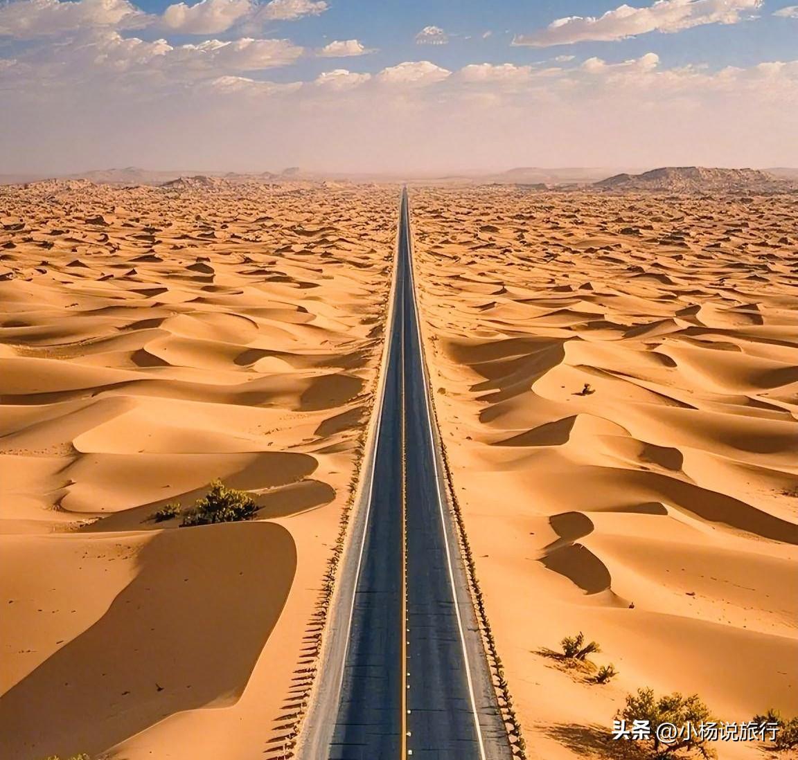 世界上只有新疆才有的10大美景，看看你去过几个？

1. 塔克拉玛干沙漠公路
世