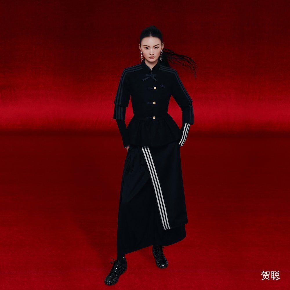 模登日记阿迪全爱豆同款！谁能拒绝盘扣+三条杠的神仙组合啊！贺聪黑裙款+金属扣，暗