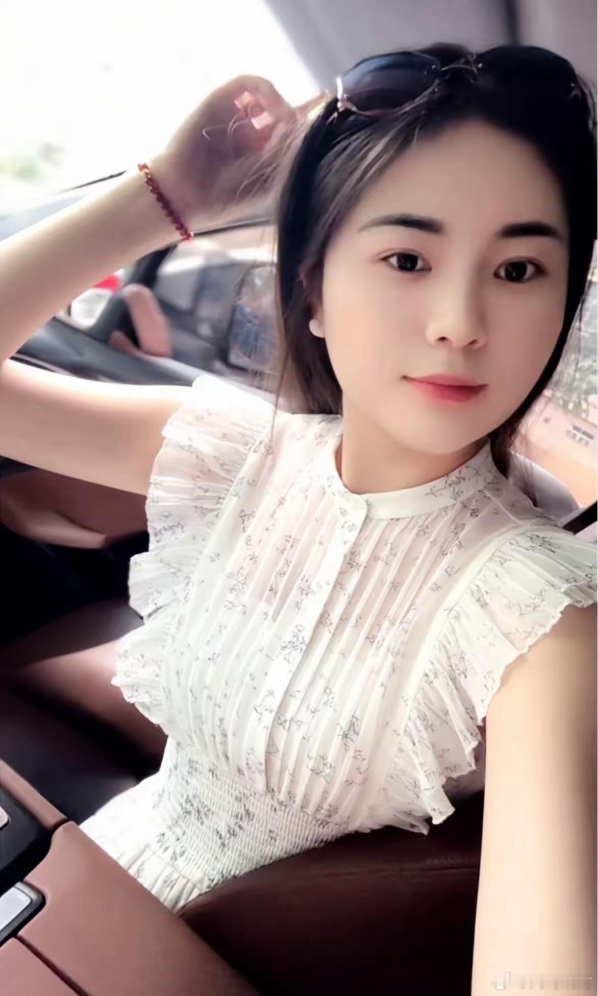 女人的目标1.有一本驾照。 2.有一辆自己的车。 3.有一个或两个孩子。 4.有