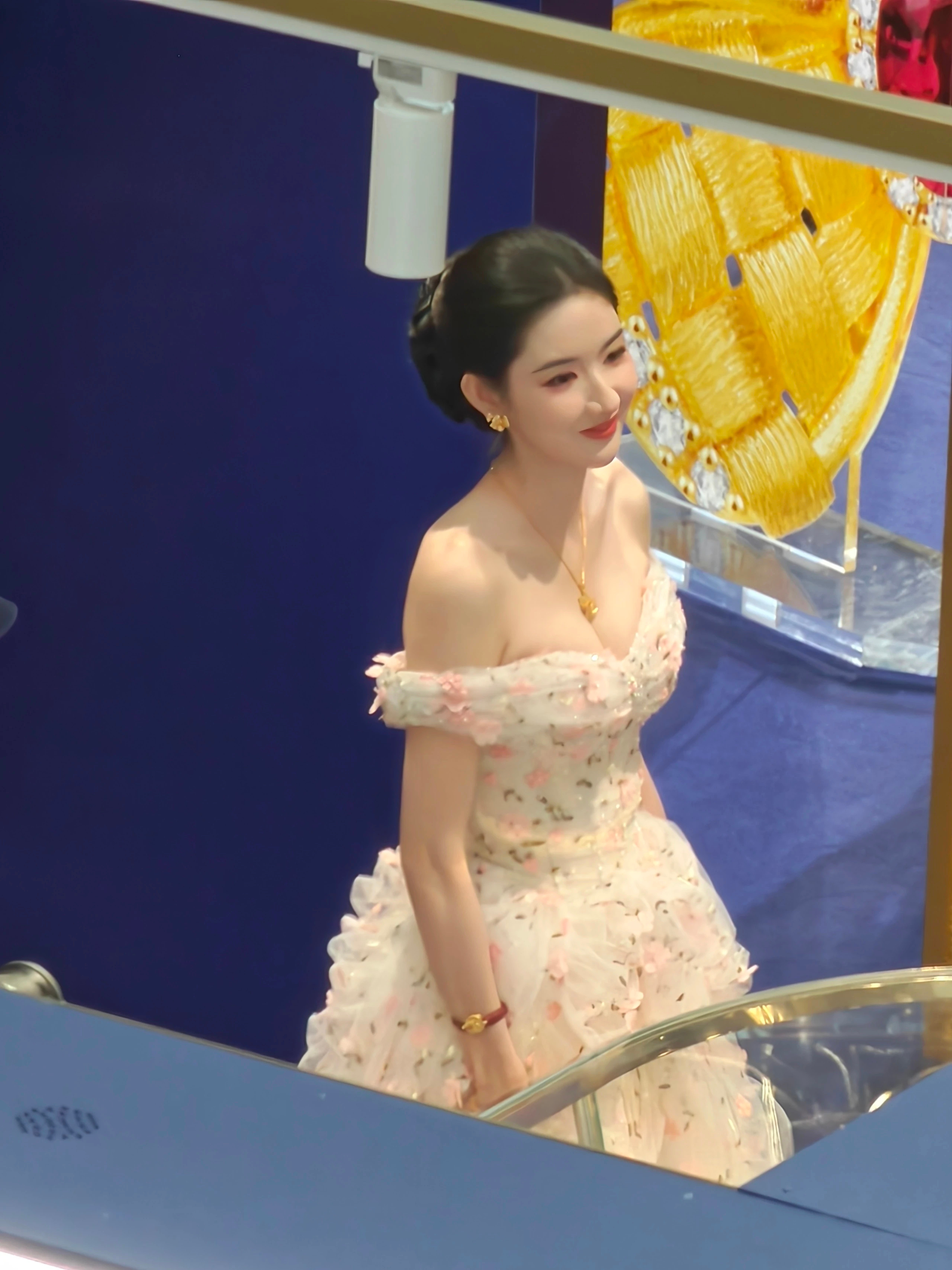 王玉雯 