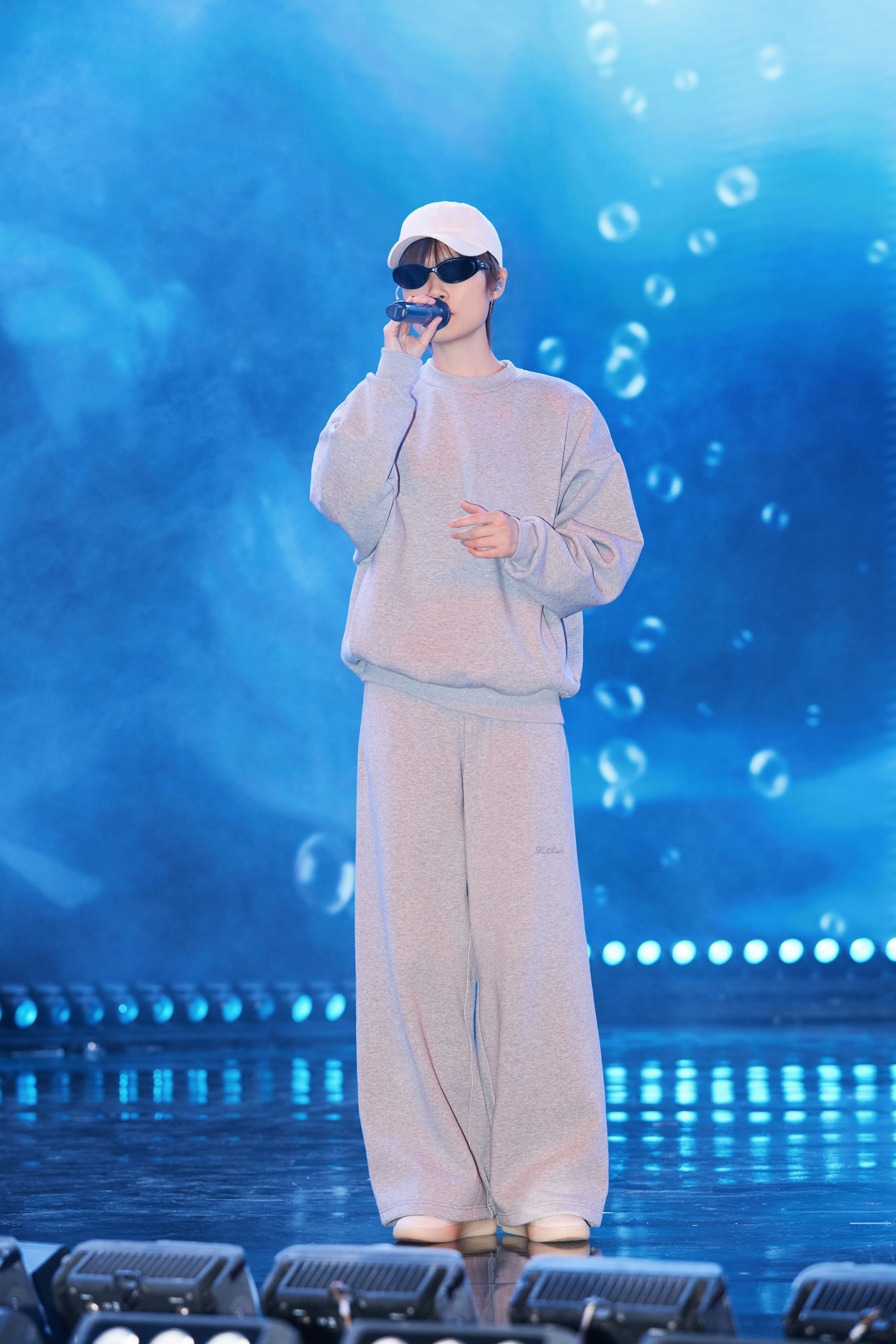 李宇春微博之夜幕后神图 当松弛感遇上先锋态度，李宇春与的相遇就是一场美学共振！在