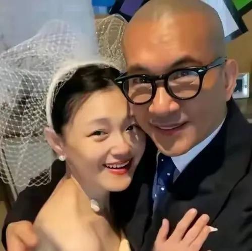 小S在大S离世后的一系列行为确实引发诸多不满和质疑。从之前的一些举动到后事安排，