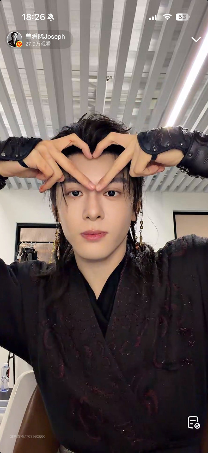 曾舜晞回应下部戏拍什么 曾舜晞回应进组时间，现场比划超有趣，题材大方聊，乖乖等新