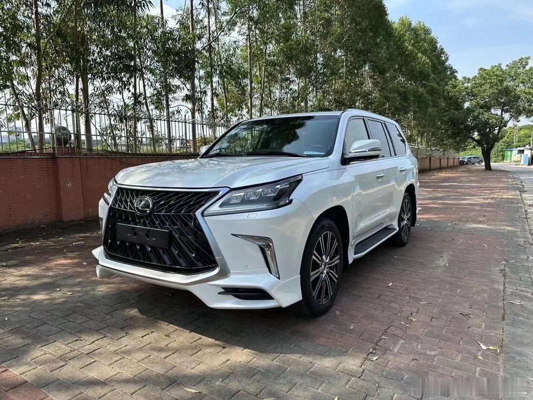 雷克萨斯Lx570 求车、最好是巅峰版，京牌，要求外观色白黑灰、内饰粽或者黑、5