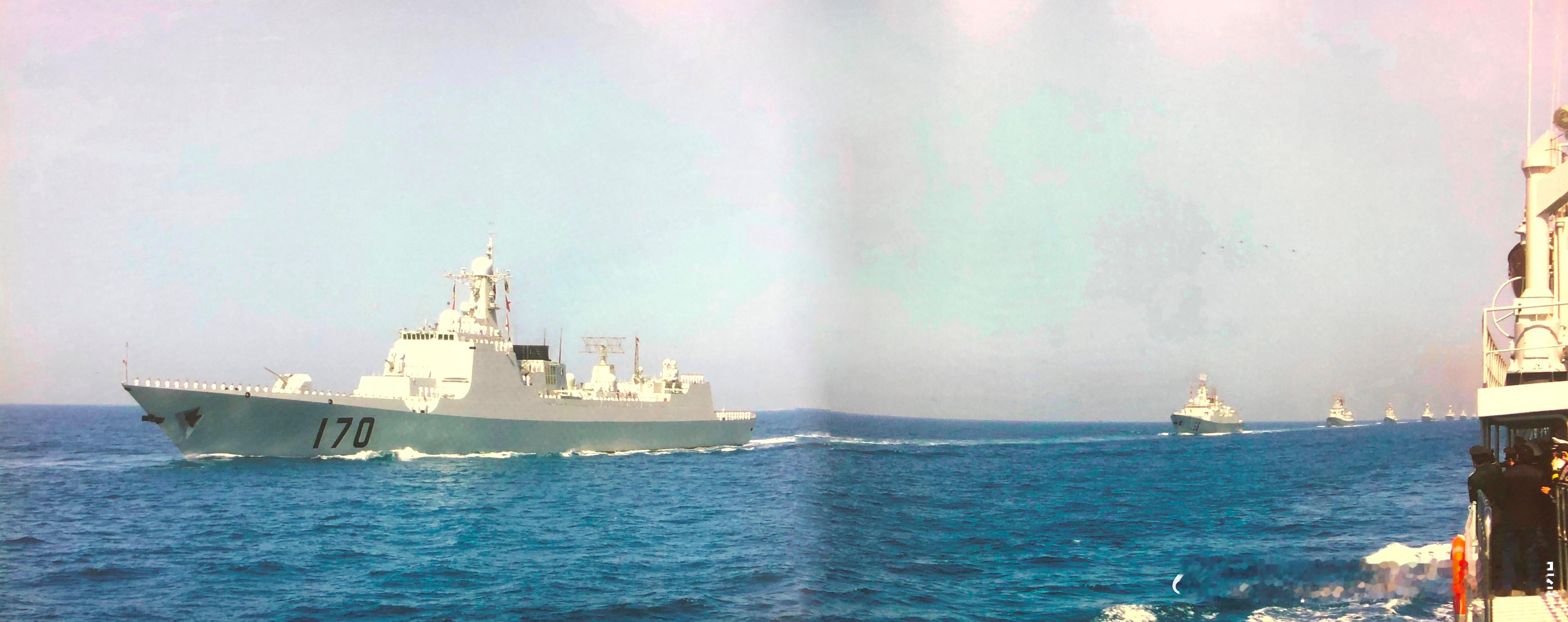 2009年4月23日青岛海上阅兵之舰艇编队乘风破浪军事历史全触达 ​​​