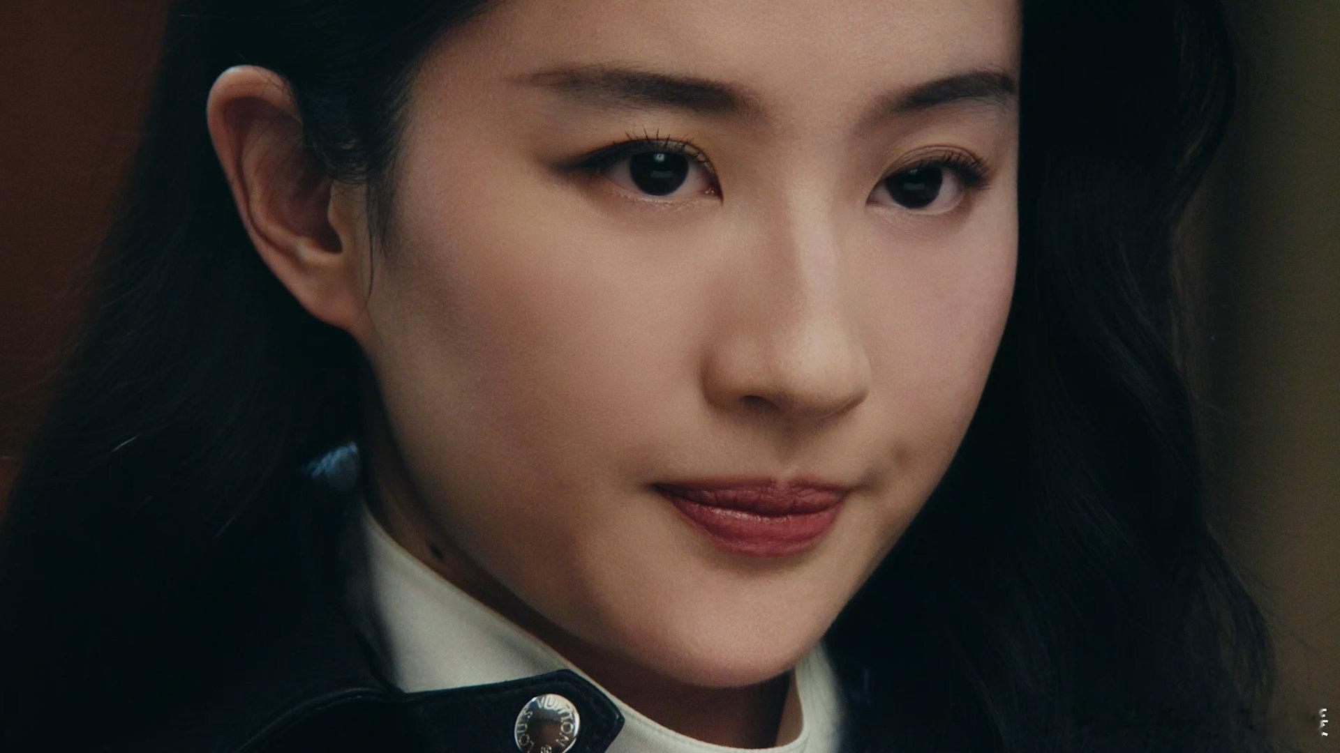 刘亦菲LVMonogram大片 刘亦菲在短片里轻声讲述与包包相伴的时光片段，跨年