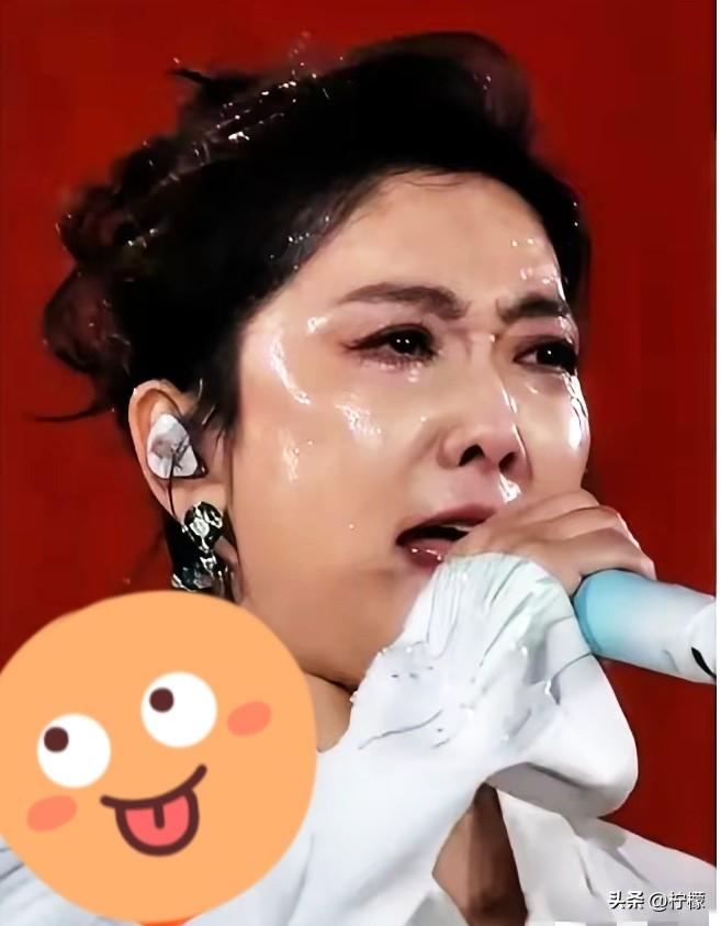 谁懂啊！玲花这次真太不对劲了，
不是因为她学曾毅，

也不是高音太稳了，而是暴雨