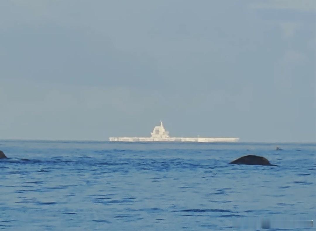 福建舰再次被拍到，这次海试离海岸线还挺近的，大家都懂得[笑而不语][笑而不语] 