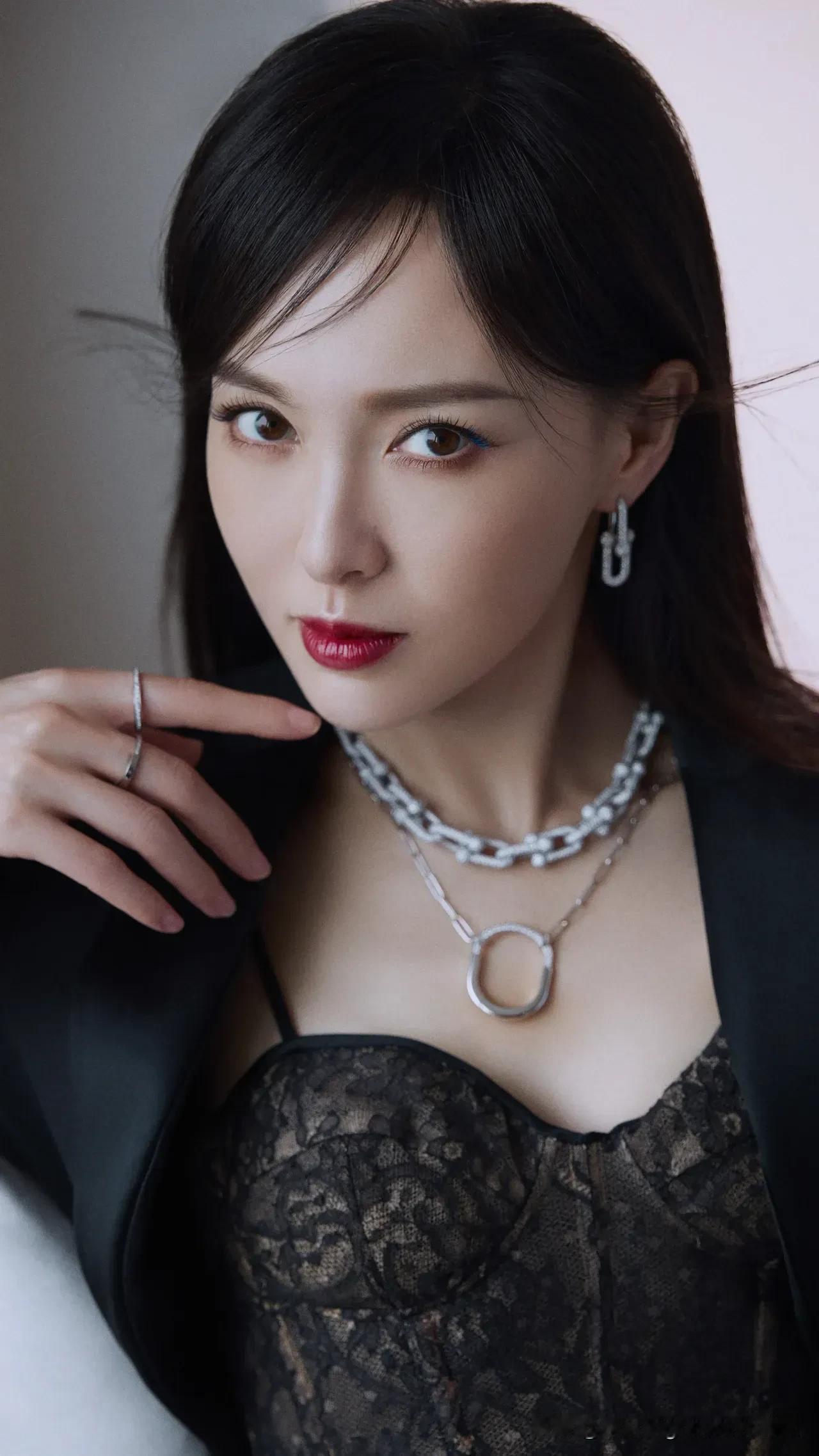 唐嫣曾黎高挑美女气质好
