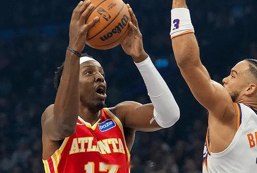 今日NBA常规赛，老鹰124-122险胜太阳，豪取5连胜。本赛季，老鹰当家控卫特