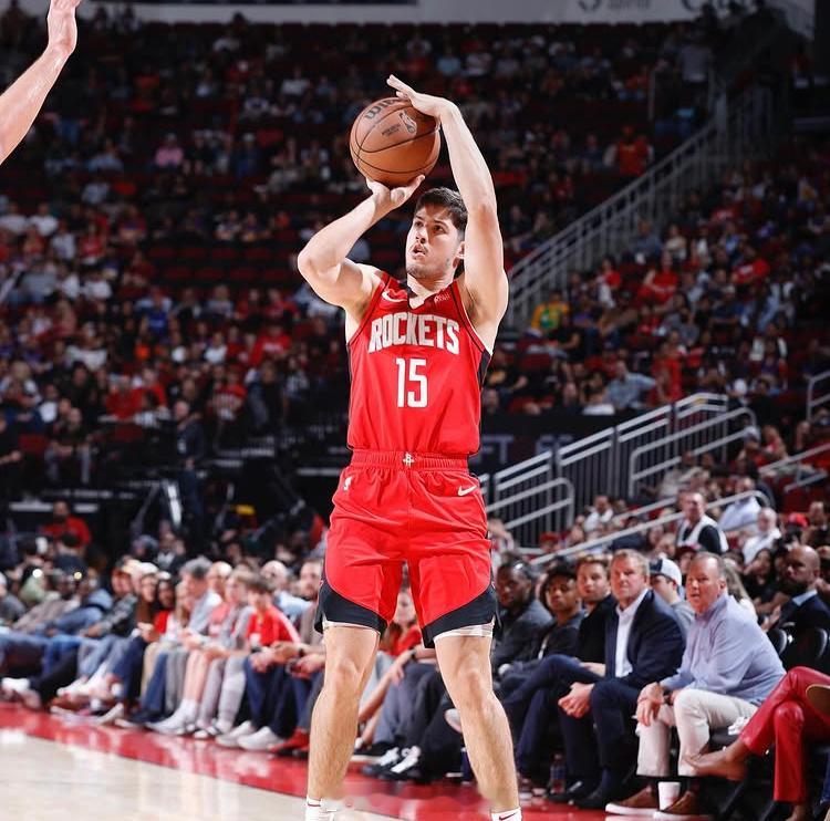 谢泼德：“我觉得我各个方面都越来越适应了，随着投篮命中率的提高，还有队友们一直鼓