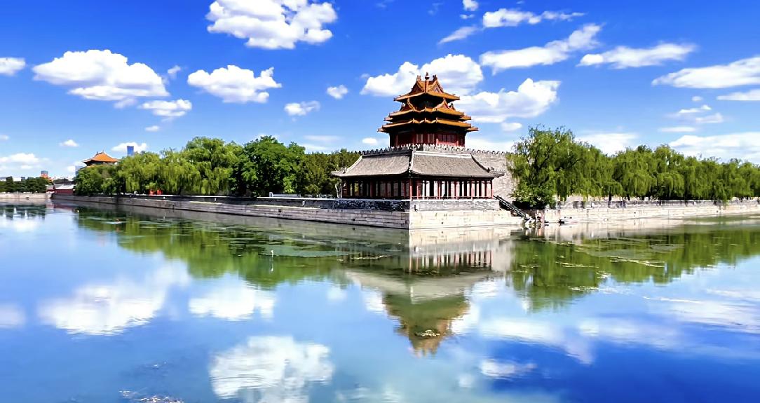昨日北京蓝天白云一个字美，两个字真美，三个字太美了！
不敢相信是北京，好像这是在
