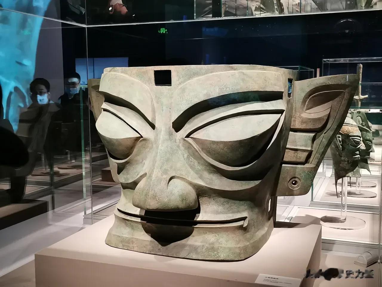 三星堆不是中华文明，而是外星遗迹！？三星堆出土文物现代科学没法解释！
还记得前几