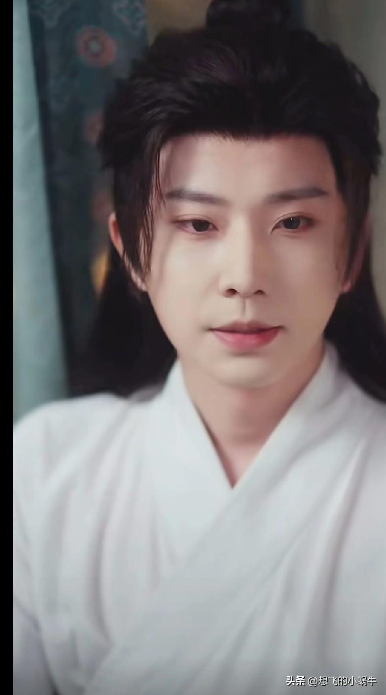 为什么喜欢看短剧？
我沉默了几秒， 因为遗憾太多，错过太多，想去看剧里张扬的爱，