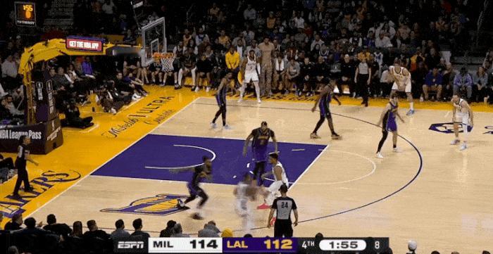 作为老球迷，利拉德这个三加一让我想起了当年绝杀火箭的那球了。