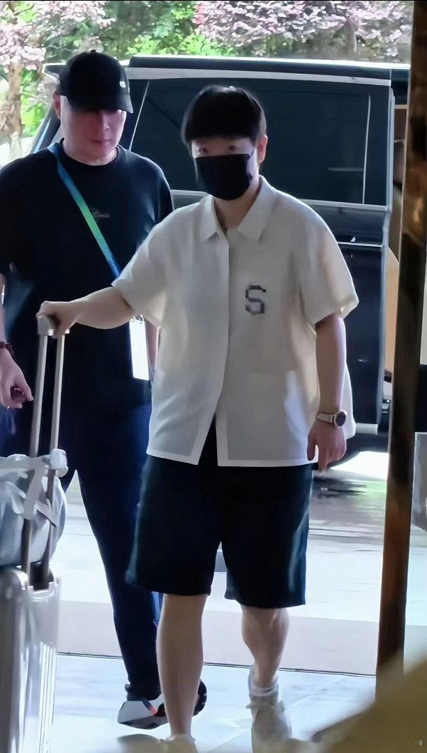 这腰线斯哈斯哈～下次估计就见不到这件衣服了孙颖莎