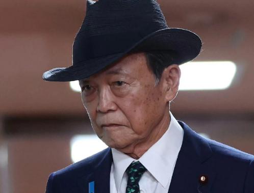 日媒分析，公明党对85岁的麻生太郎留任自民党副总裁很不满。麻生曾说，公明党是执政