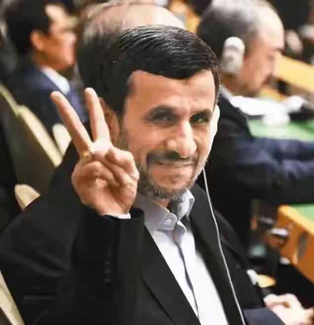 现在伊朗革命卫队总司令是哈梅内伊的后手布局吗？贾内德会出山吗？谁能坐上哈梅内伊的