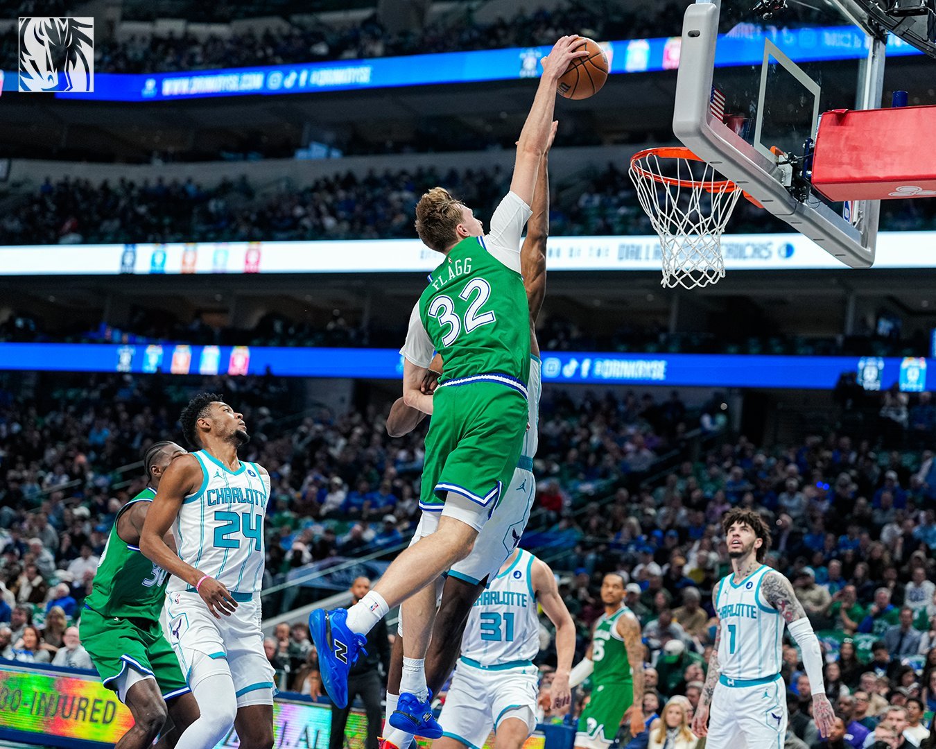 弗拉格前三节比赛得到40分、7个篮板和2次助攻，成为有详细技术统计时期首位前三节