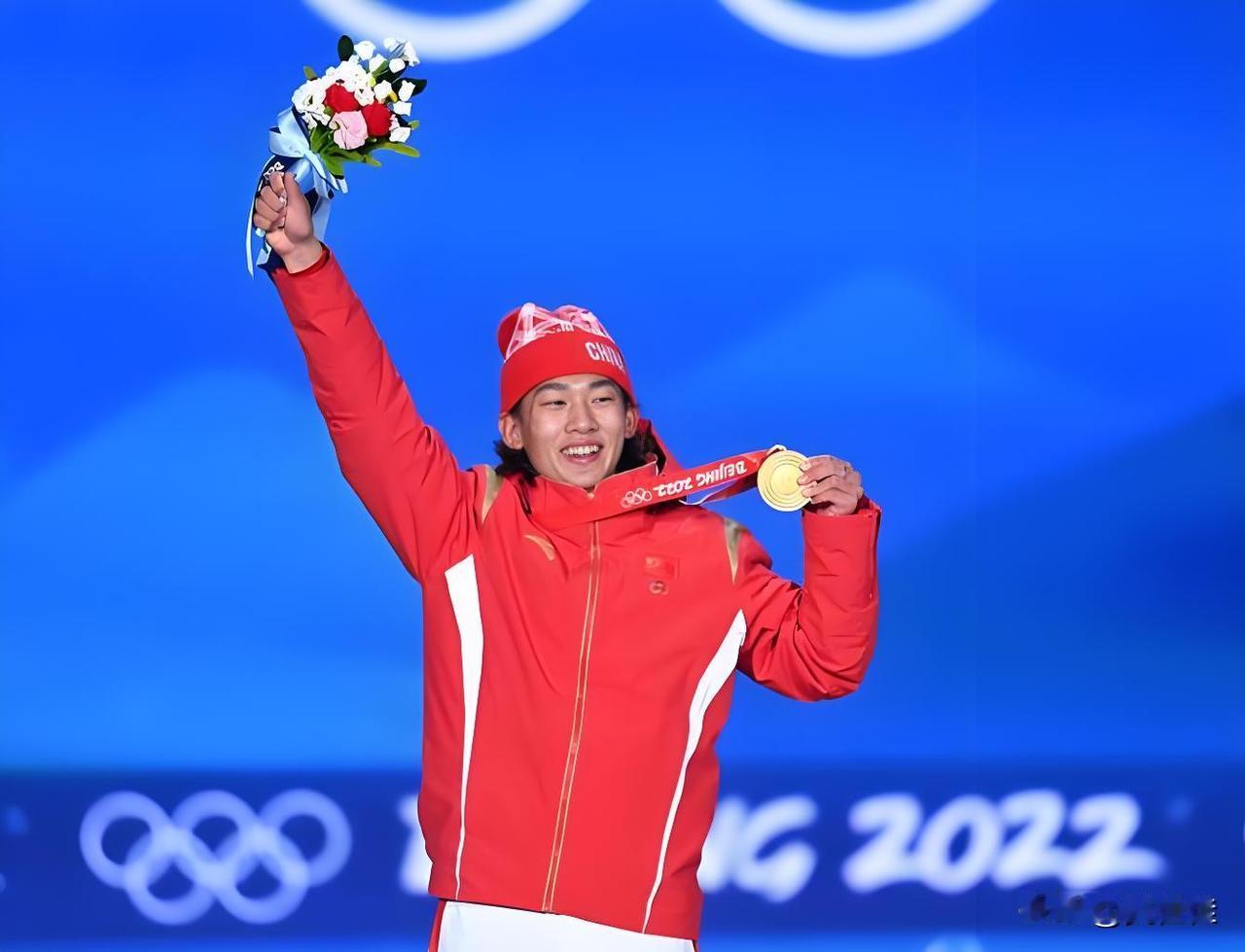 你们知道吗？苏翊鸣曾经有过长达一年的低谷期。2022年北京冬奥会夺冠后，他没有一