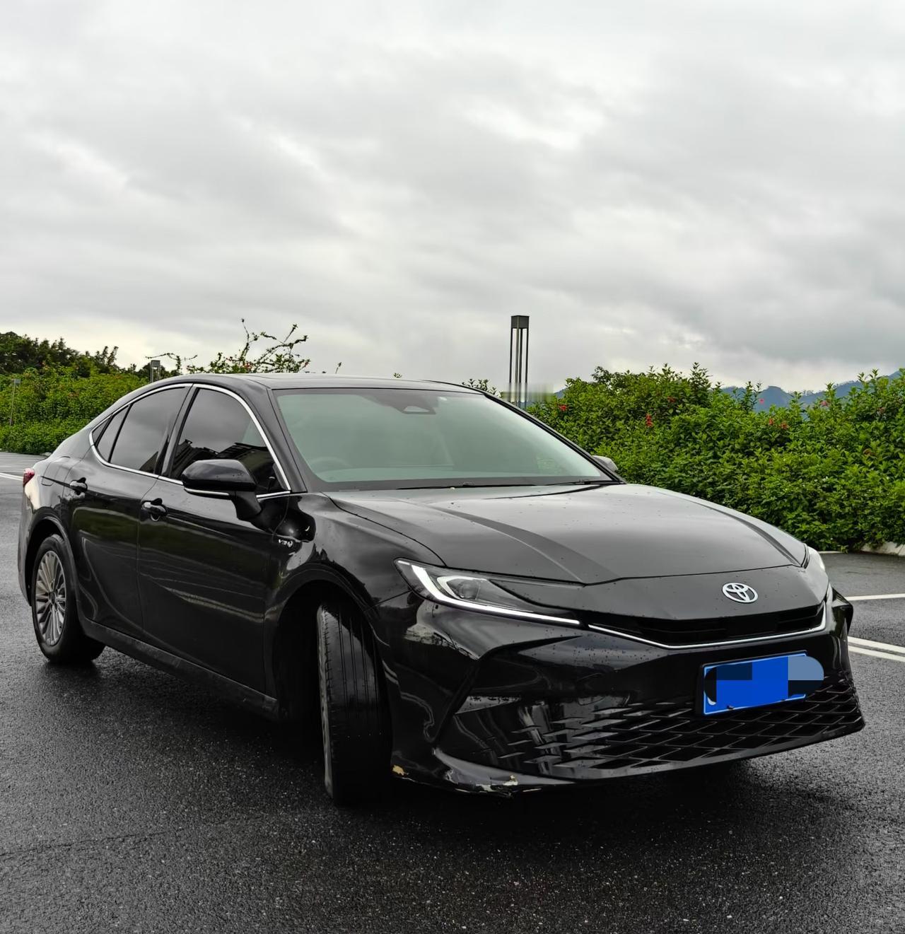 节假日跑高速首选：

1、增程式电动车，有桩当电车开，没桩当烧油发电的电车开，不
