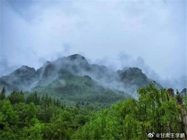 来甘肃接住一整个清凉夏天甘肃的夏天，悄悄承包了整个西北的温柔清凉，彻底告别盛夏的