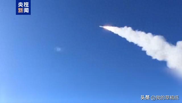 彻底炸锅！伊朗无人机蜂群倾巢而出，美以多国基地挨个被锤
 
谁看了不懵？伊朗这次