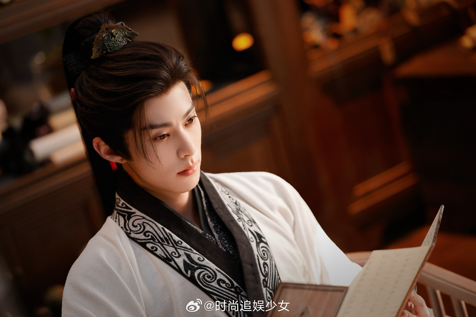 王鹤棣谢景行人设王鹤棣将门独后一人双面 千山茶客笔下的谢景行，表面是临安小侯爷，