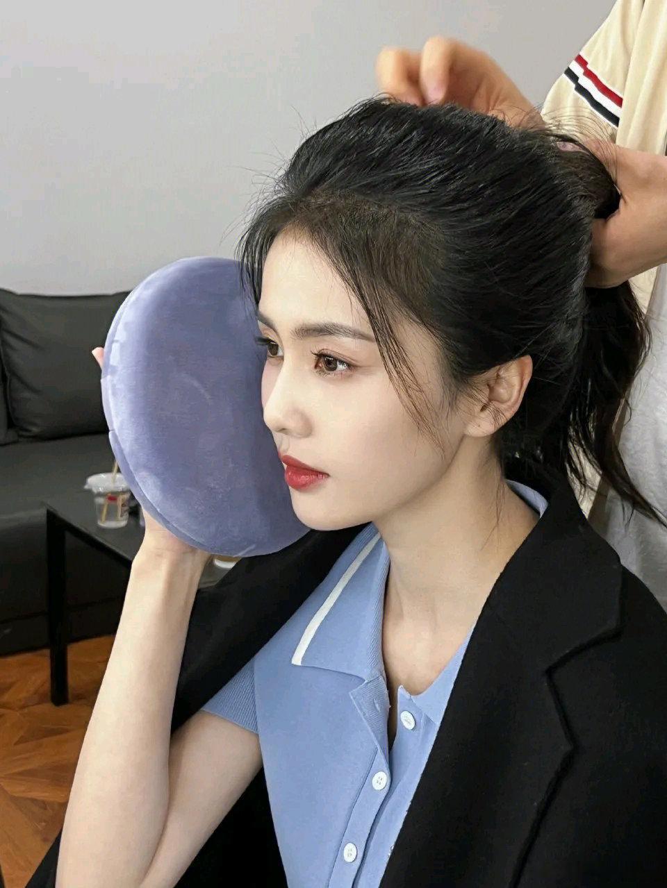 白鹿母校发文白鹿母校官网发文，公开其五年制大专求学履历，证实其多次获三好学生及省