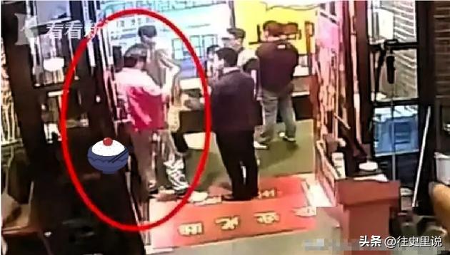上海和平饭店这回的处理，看完真心解气。六位外籍食客吃完六千八百多的饭菜，转头就故