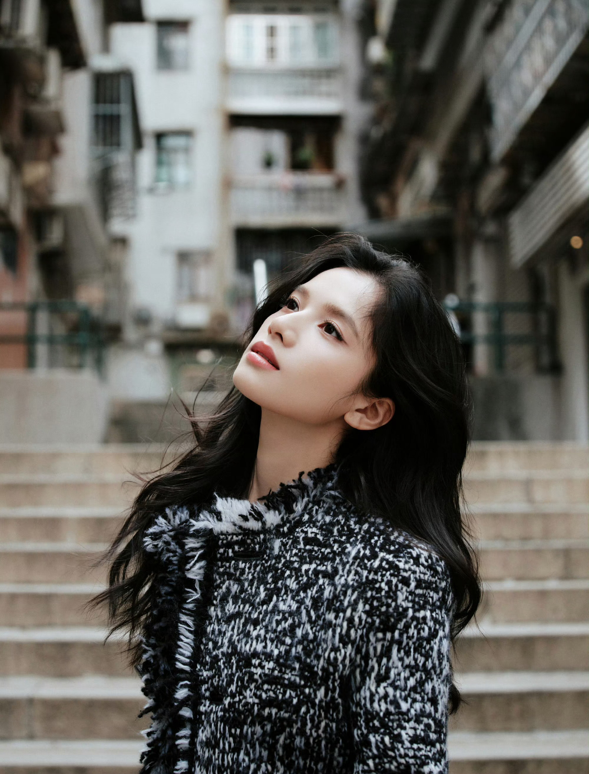 张婧仪女神的脸是最牛的时尚单品妆发都特别完美，还要ccd live和视频