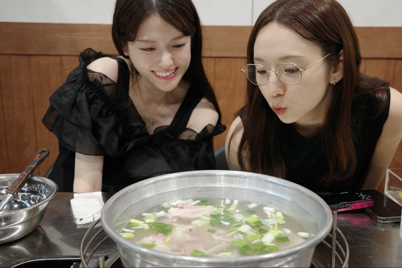 新内眞衣「タッカンマリ🍲🍲🍲いつも行く東大門のお店ではない　タッカンマリ