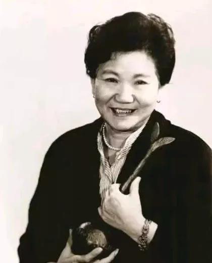 那一夜，小叔子盛弘对赵丽蓉说：“嫂子，我哥走了三年了，咱俩在一起过吧？” 赵丽蓉