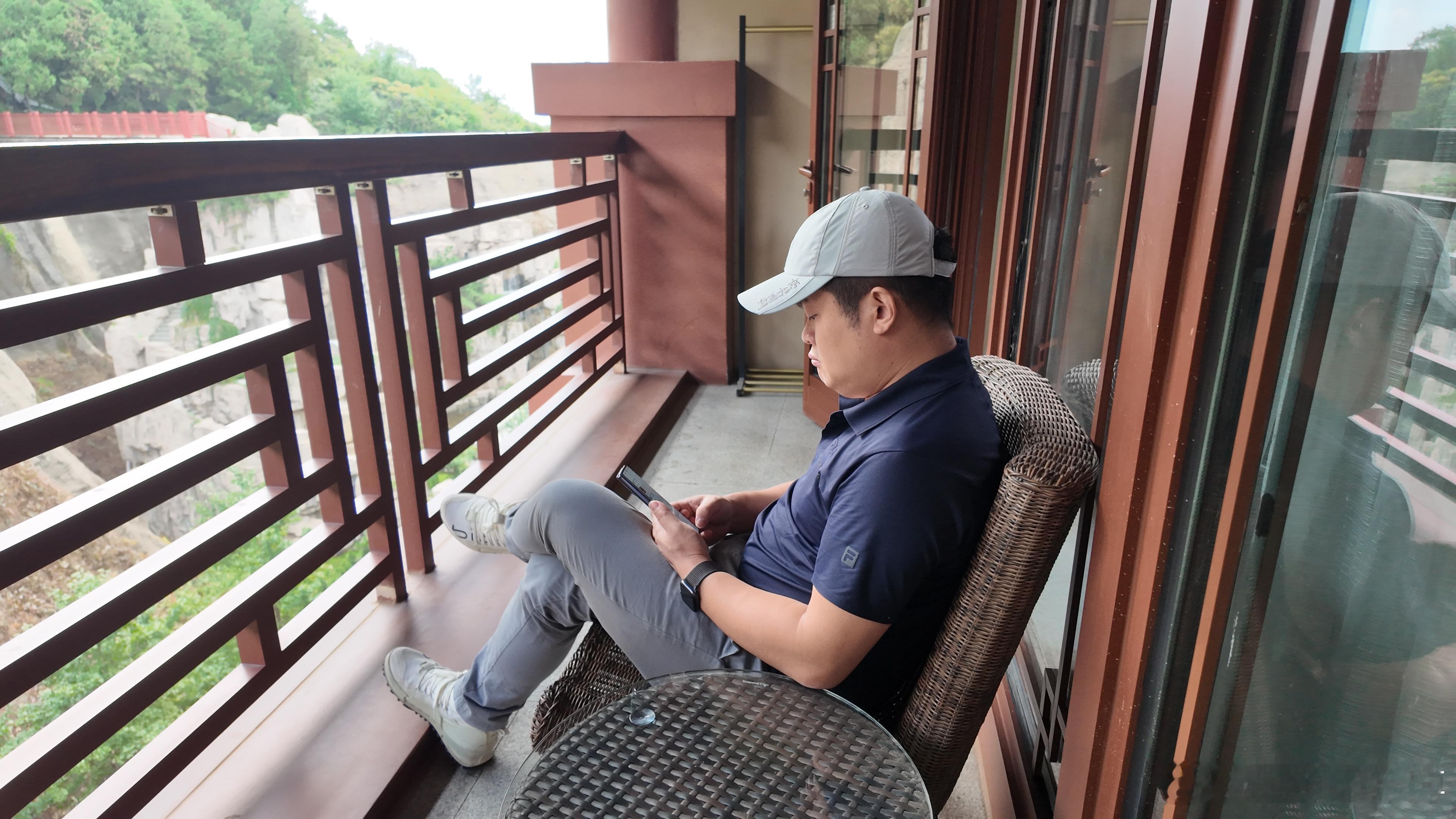 周末问了问旁边 CUC 的会剪辑会做CG 的小朋友的兼职行情价，​​有的开价◆◆