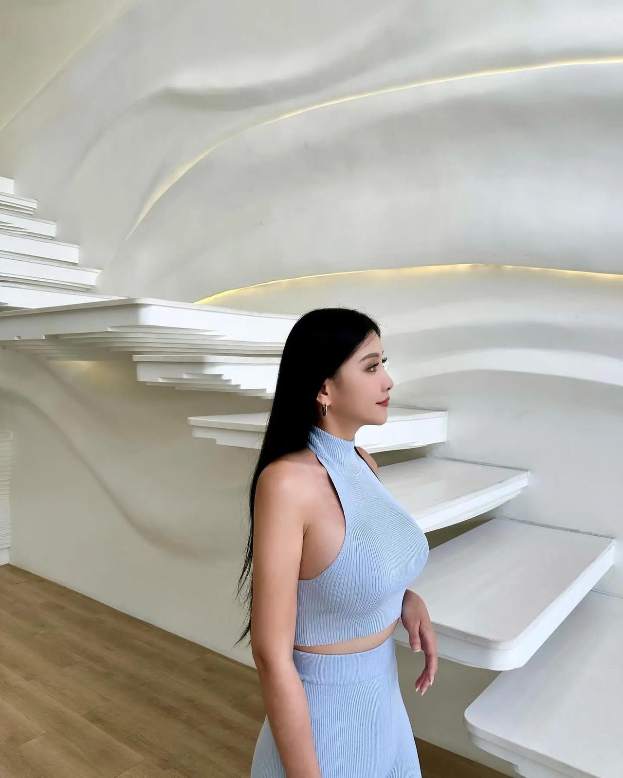 温柔知性 魔鬼身材 名媛气质 优雅知性 知性优雅穿搭