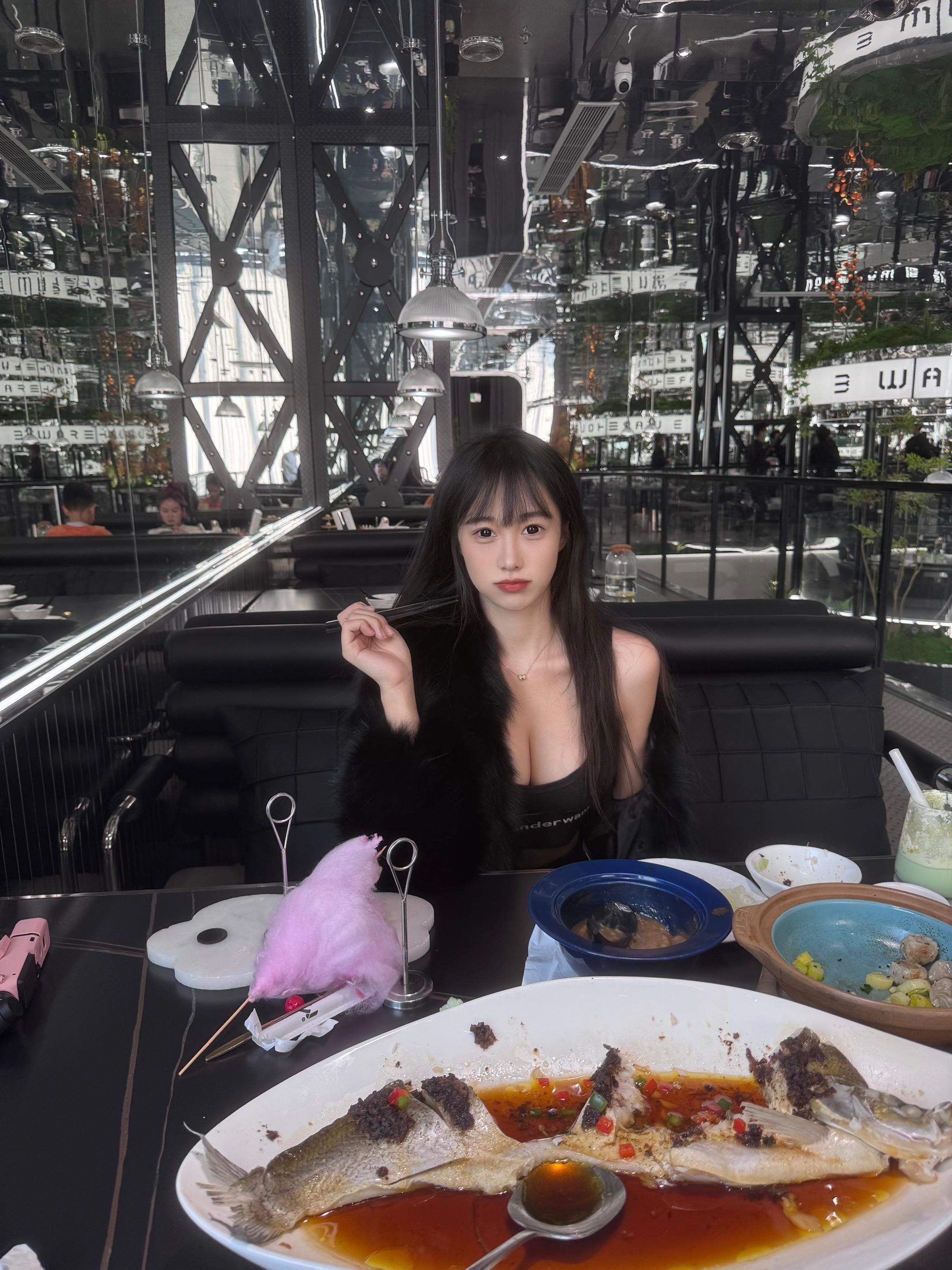 每个月都有很多精彩的，而我选择了最有意义的