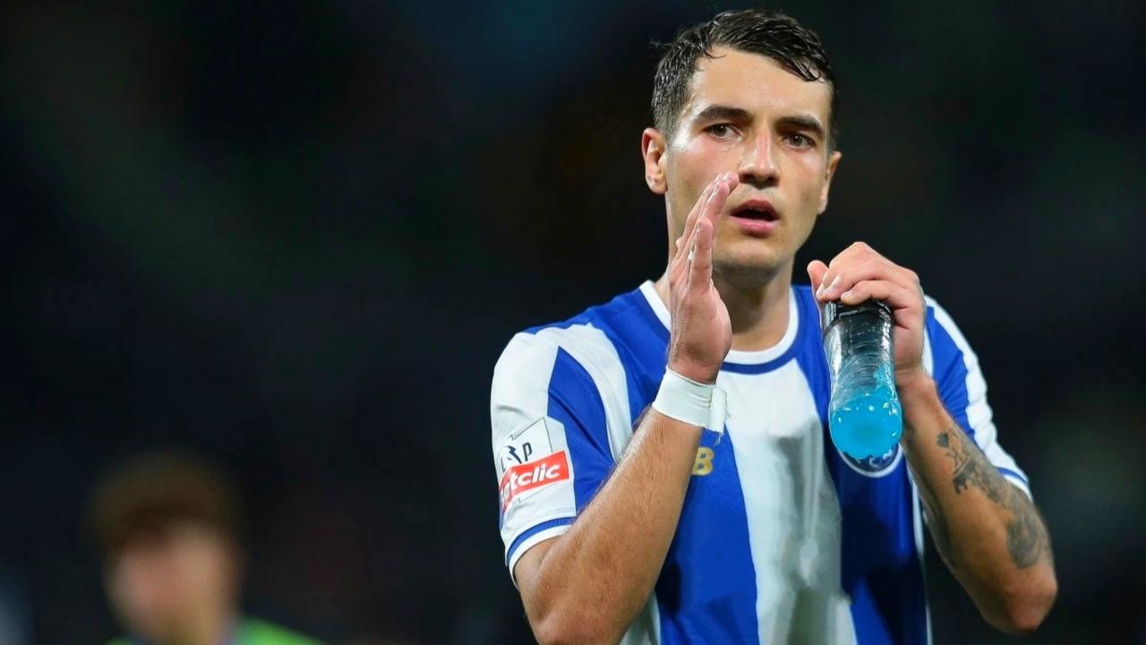 波尔图将买断阿森纳后卫基维奥尔，费用1700万+500万欧浮动。
26岁的基维奥