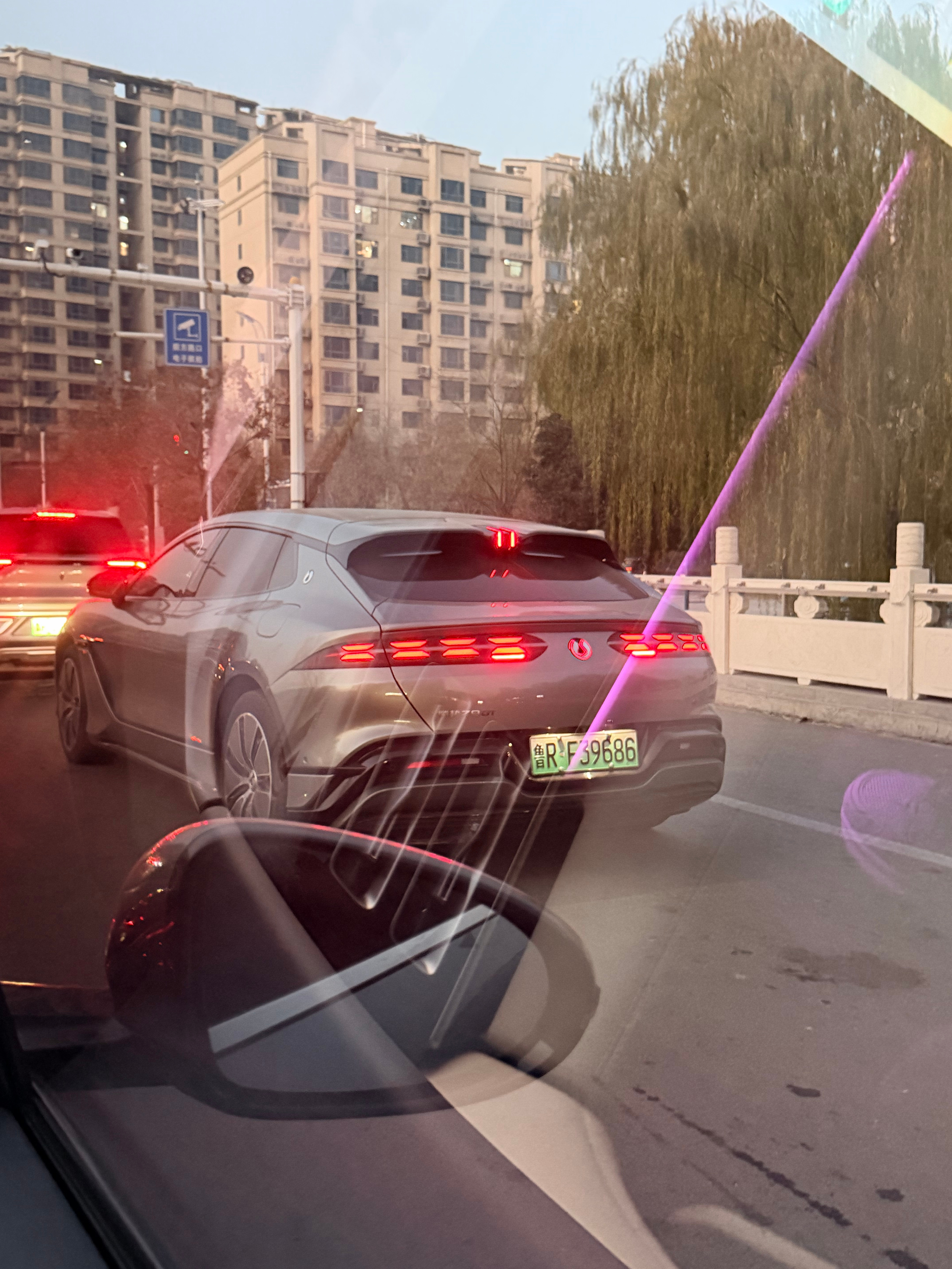 路上遇到的，腾势z9gt 太漂亮了，这小屁股真想伸手摸一下我和汽车的日常 菏泽·