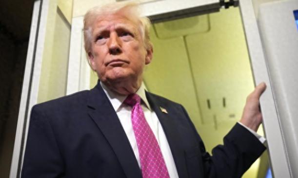 说出来你可能不信，存在70多年的北约差点被特朗普给“骂散架”，最近吕特和特朗普谈