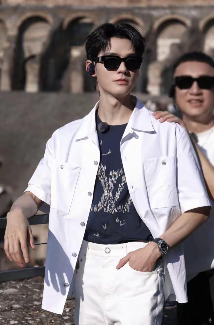 发现没，《地球超新鲜》里，孙红雷没那么稀罕刘宇宁了，不是因为他说错话了，也不是因