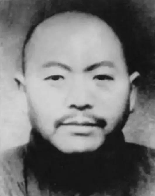 1941年，鬼子抓来20多个姑娘，就在几位姑娘要被糟蹋时，一个汉奸突然说：太君，