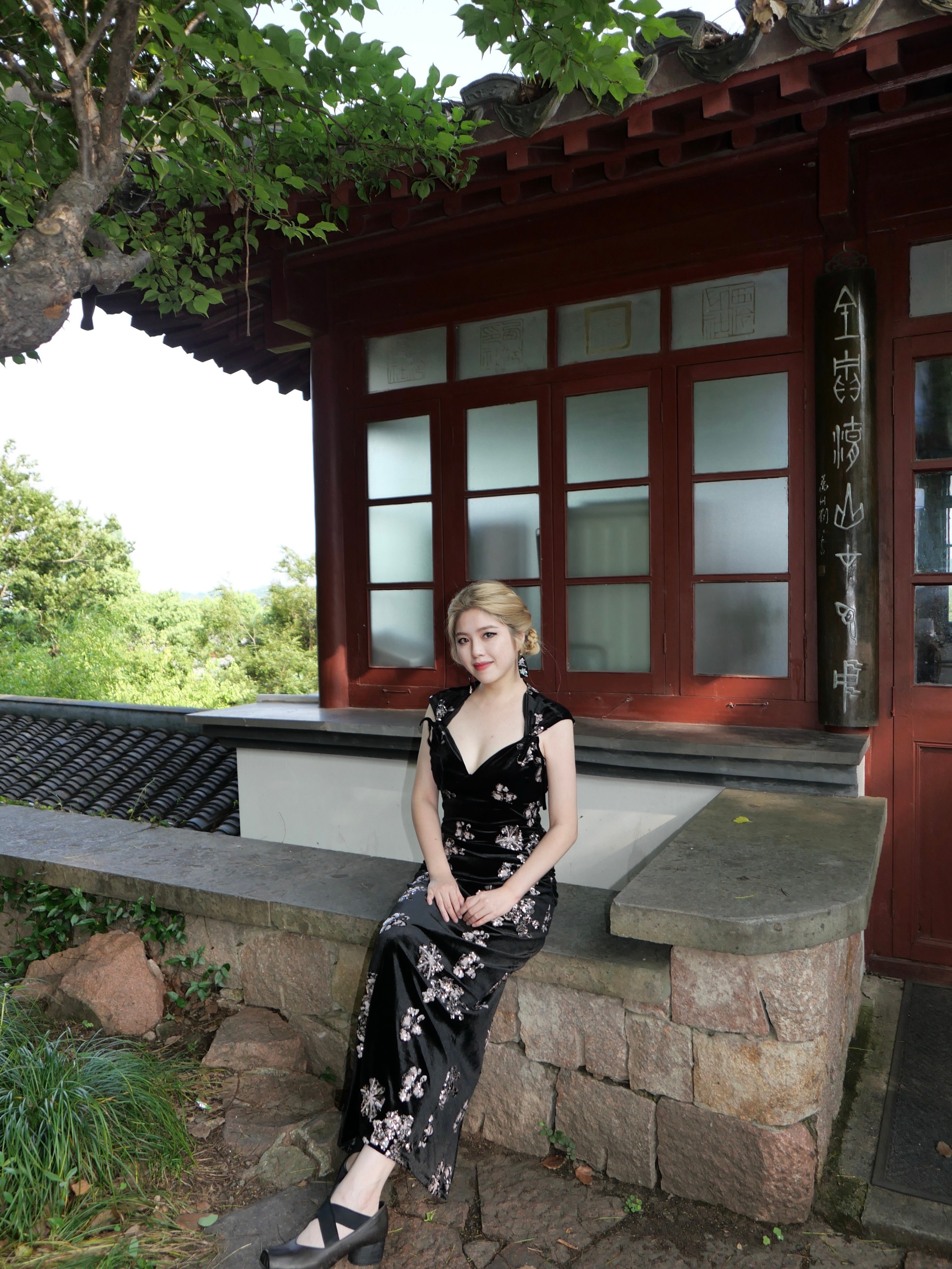 离杭前很勤奋的v尝试一下中式盘发 感觉这几天比之前几年去的地方都多 杭州·西泠印