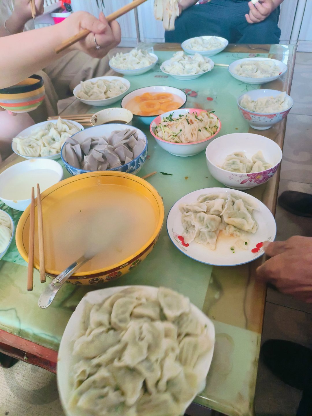 分享一下，妈妈牌饺子🥟。好久没吃到妈妈做的饭了，好吃😋😋😋！